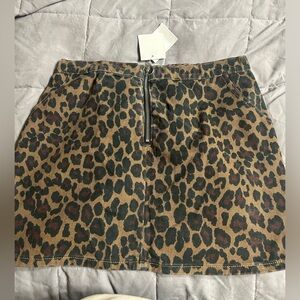 Cheetah mini skirt with tags.